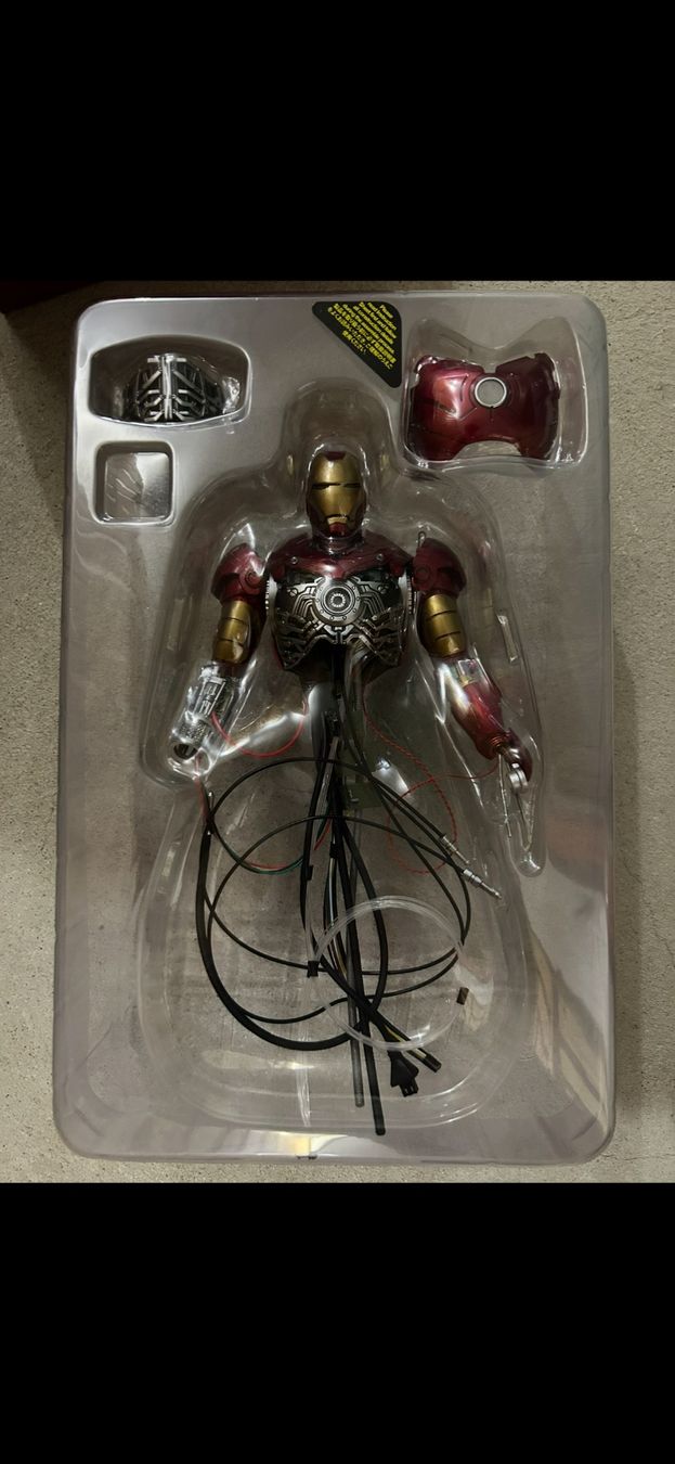 Hot Toys Figurines: Hot Toys Iron Man Mark III Construction Version Actionfigur – D'occasion à Rorschacherberg par fil_g9wg 4