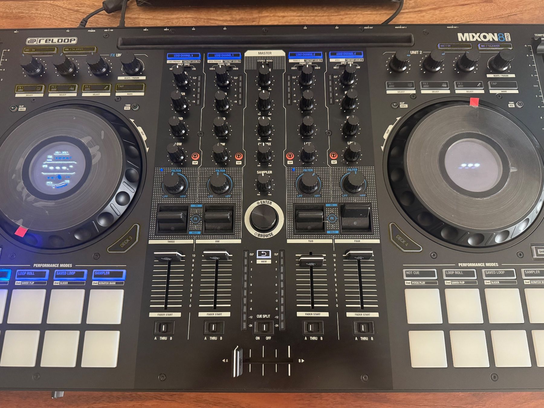 Reloop Console di mixaggio: Reloop Mixon 8 Pro DJ Controller w/ Original Box - Like New – Nuovo (secondo la descrizione) da Henniez venduto da ROCKZILLA