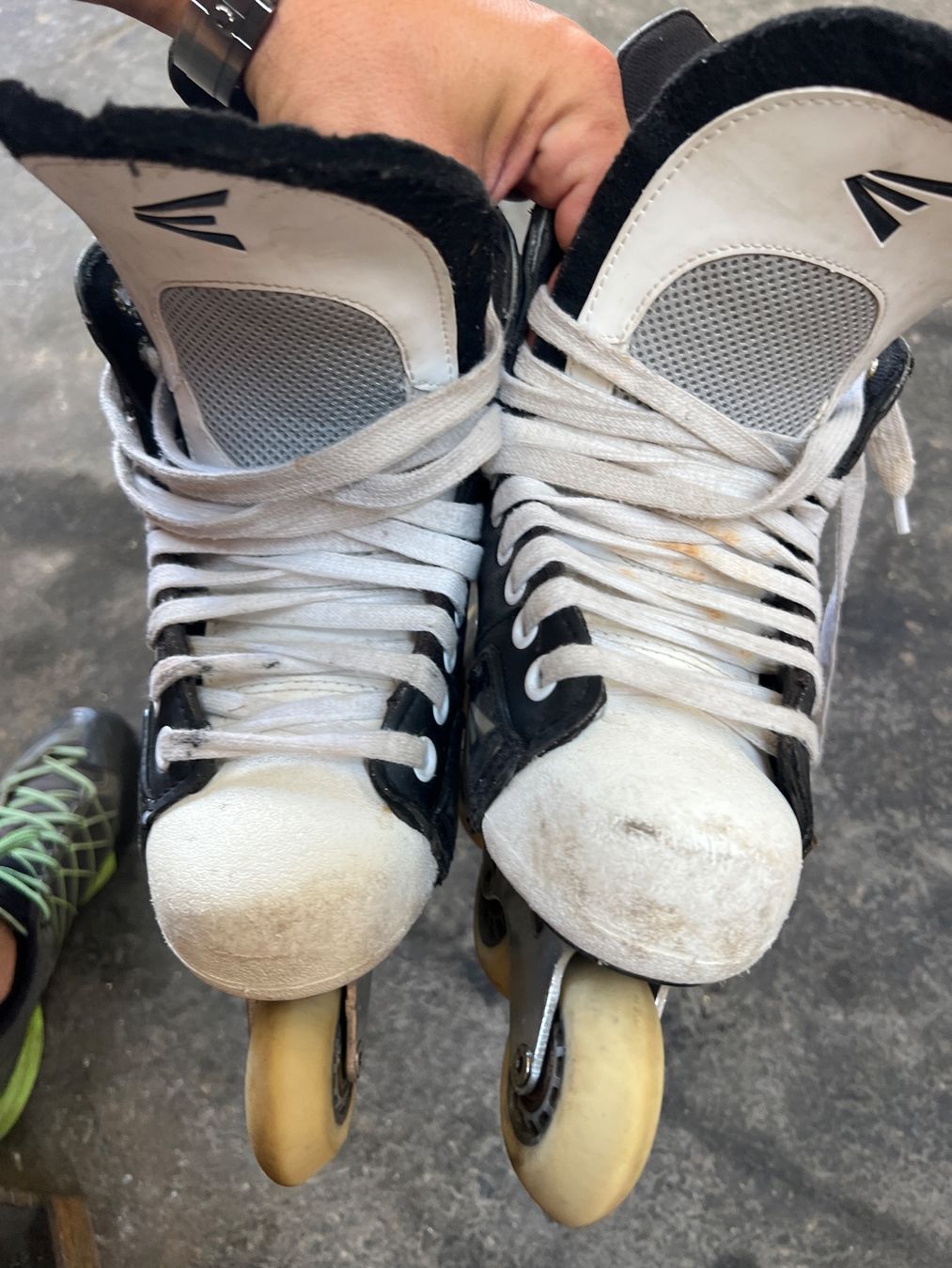 Easton Pattini in linea & Pattini a rotelle: Easton V5 inline Hockey Skates gr40 – Usato da Egg b. Zürich venduto da SwissTradingAgency 4