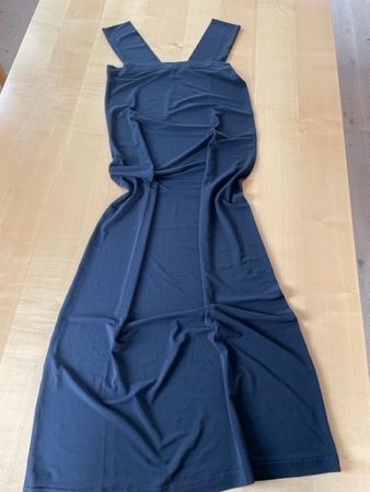Dunkelblaues, langes Sommer-Kleid