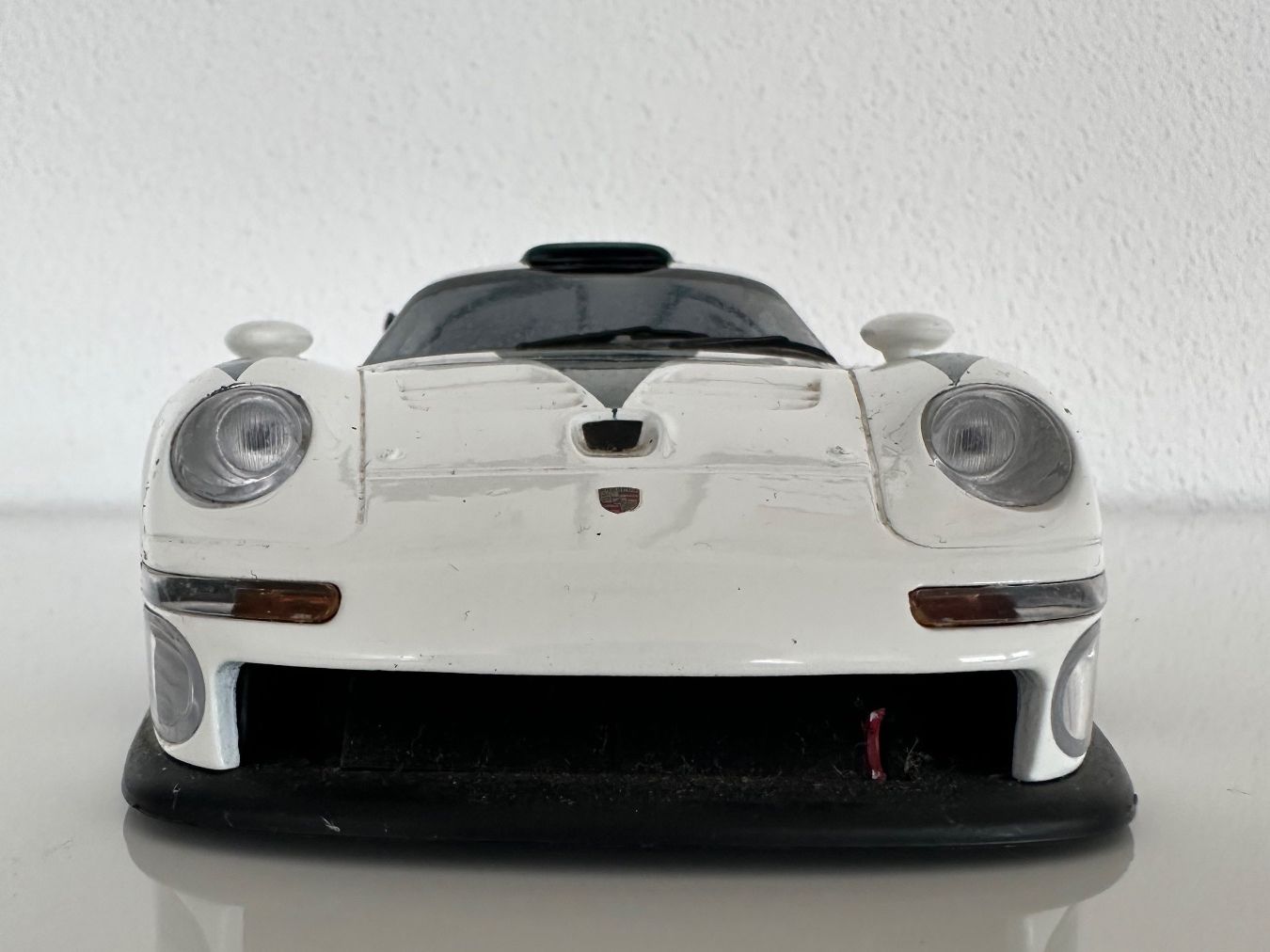 UT Models Modellautos: Porsche 911 GT1 1:18 UT Models – Gebraucht aus Muri AG von gae_kz9y 1