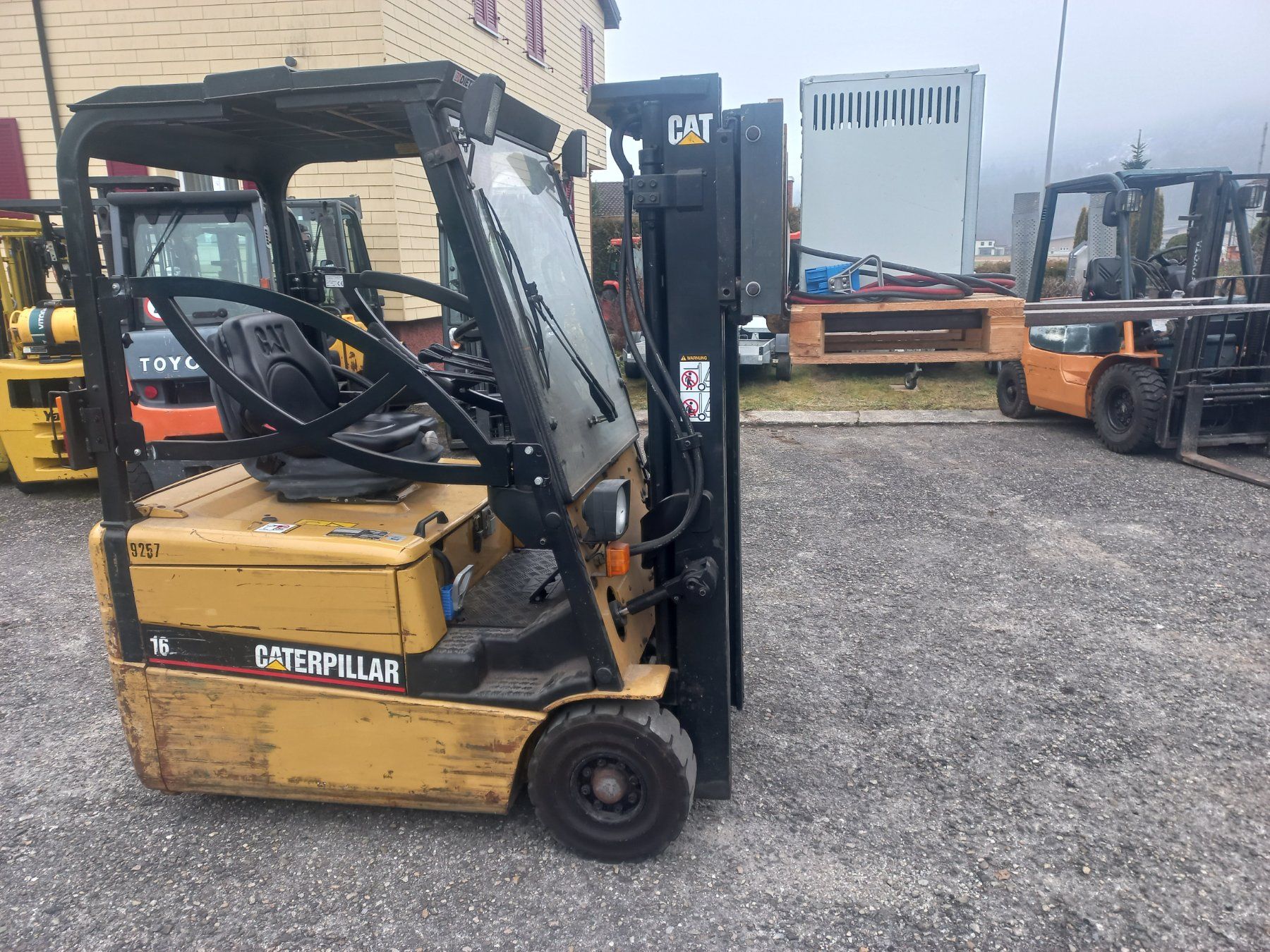 Caterpillar Gabelstapler & Hubwagen: Stapler Cat Elektrostapler Caterpillar EP16KT , Vollfreihub – Gebraucht aus Dulliken von mopar030 1