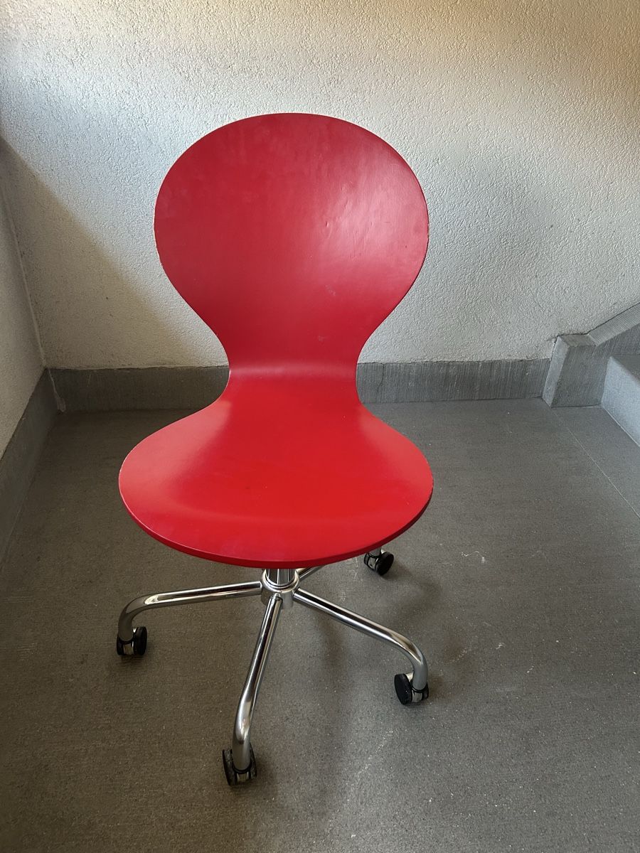 Chaises: retro Bürostuhl Rot – D'occasion à zürich par lis_9nv5