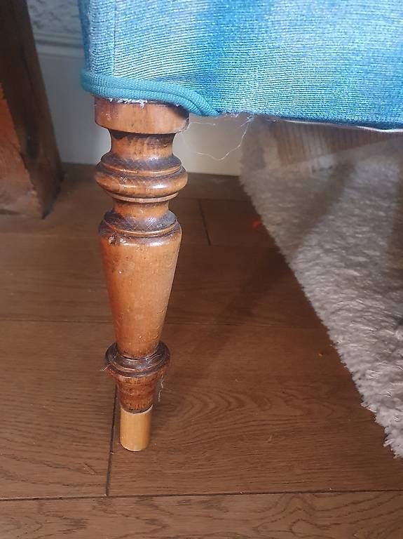 Sofas: Antikes 2er sofa – Gebraucht aus Olten von stritten 3