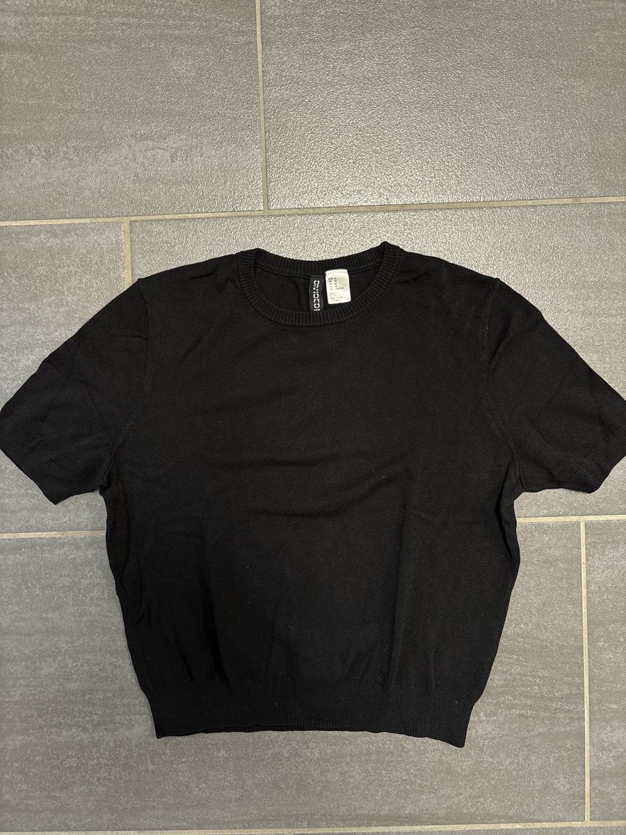 H&M T-Shirts: H&M Divided T-Shirt M – Gebraucht aus Rümlang von svent