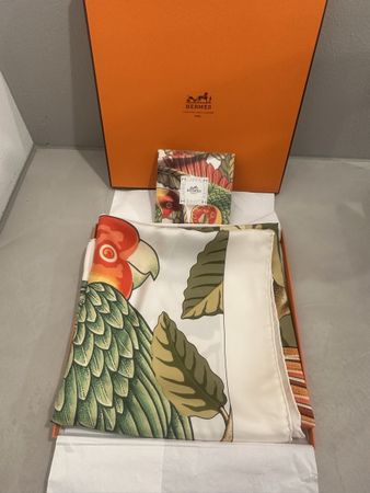 🧡 Hermès Carré 90 „Les Perroquets“ – ungetragen, mit Box