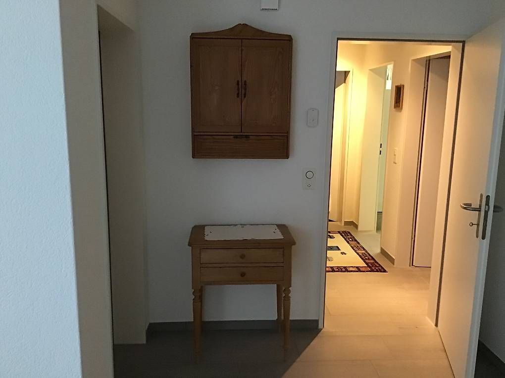 Tavoli: Tischlein mit Dartschrank – Usato da Etziken venduto da Friebe52