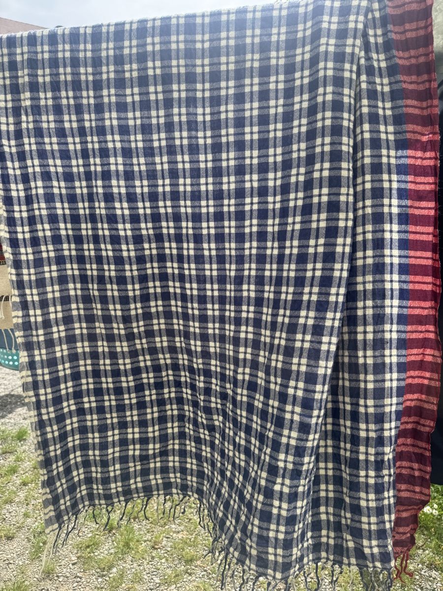 Ensoie Foulard & Sciarpe: En soie Schal – Usato da Zürich venduto da Lilaine05 2