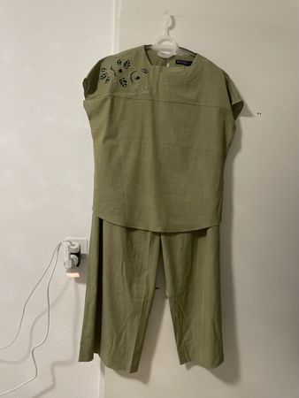 Sommerliches Hosen-Top Set in Olivgrün, Grösse 38/40