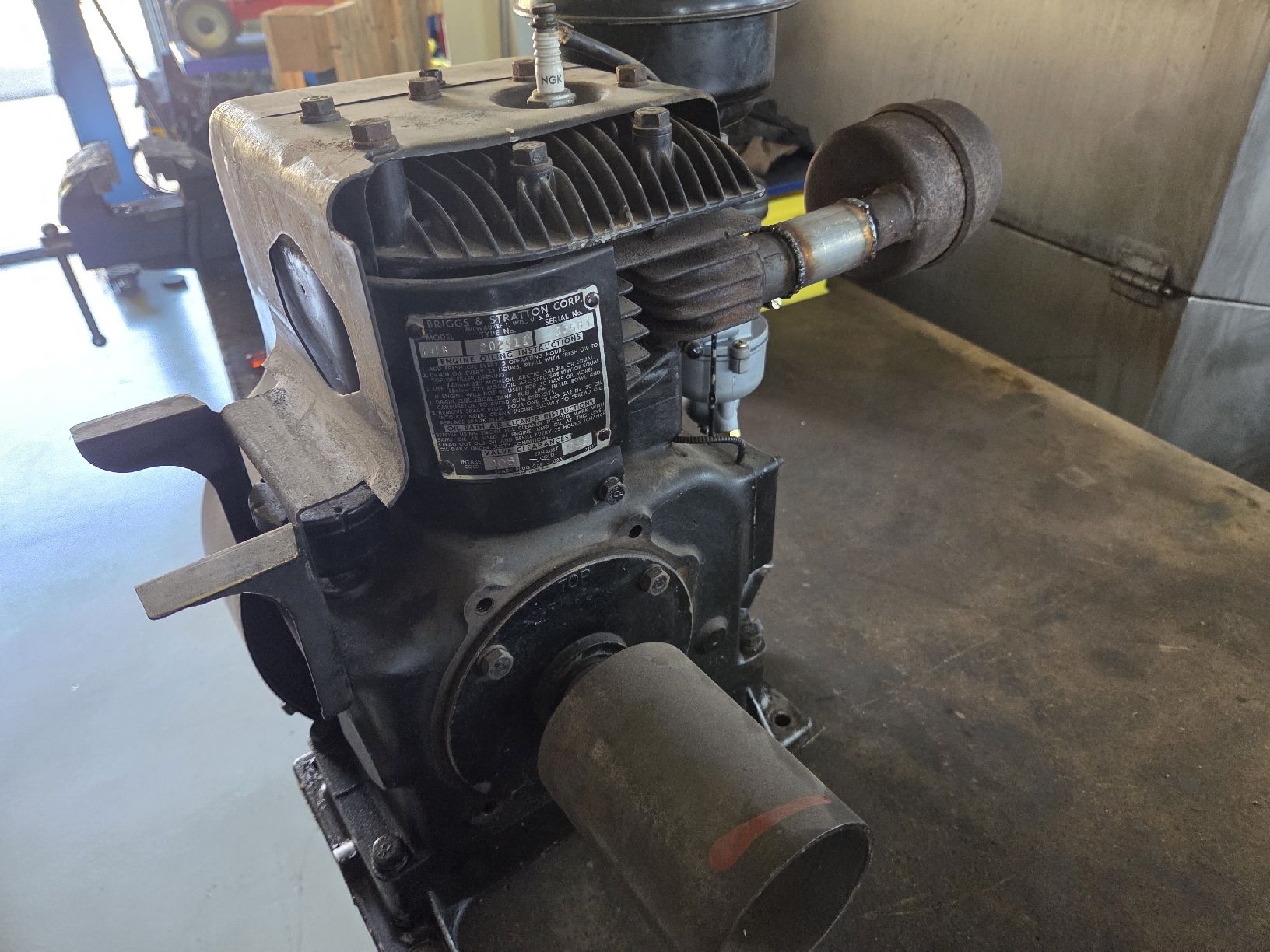 Moteurs: Briggs & Stratton 14FB – D'occasion à Böbikon par Domplex 4