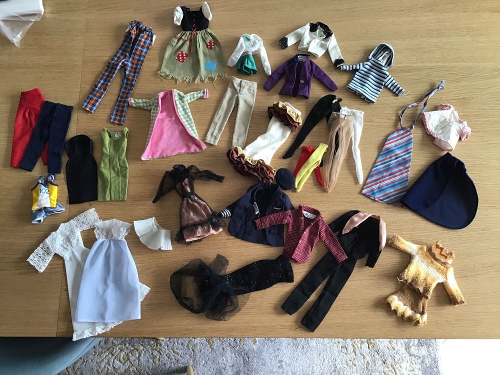 Lot vetements Barbie vintage 84/91 