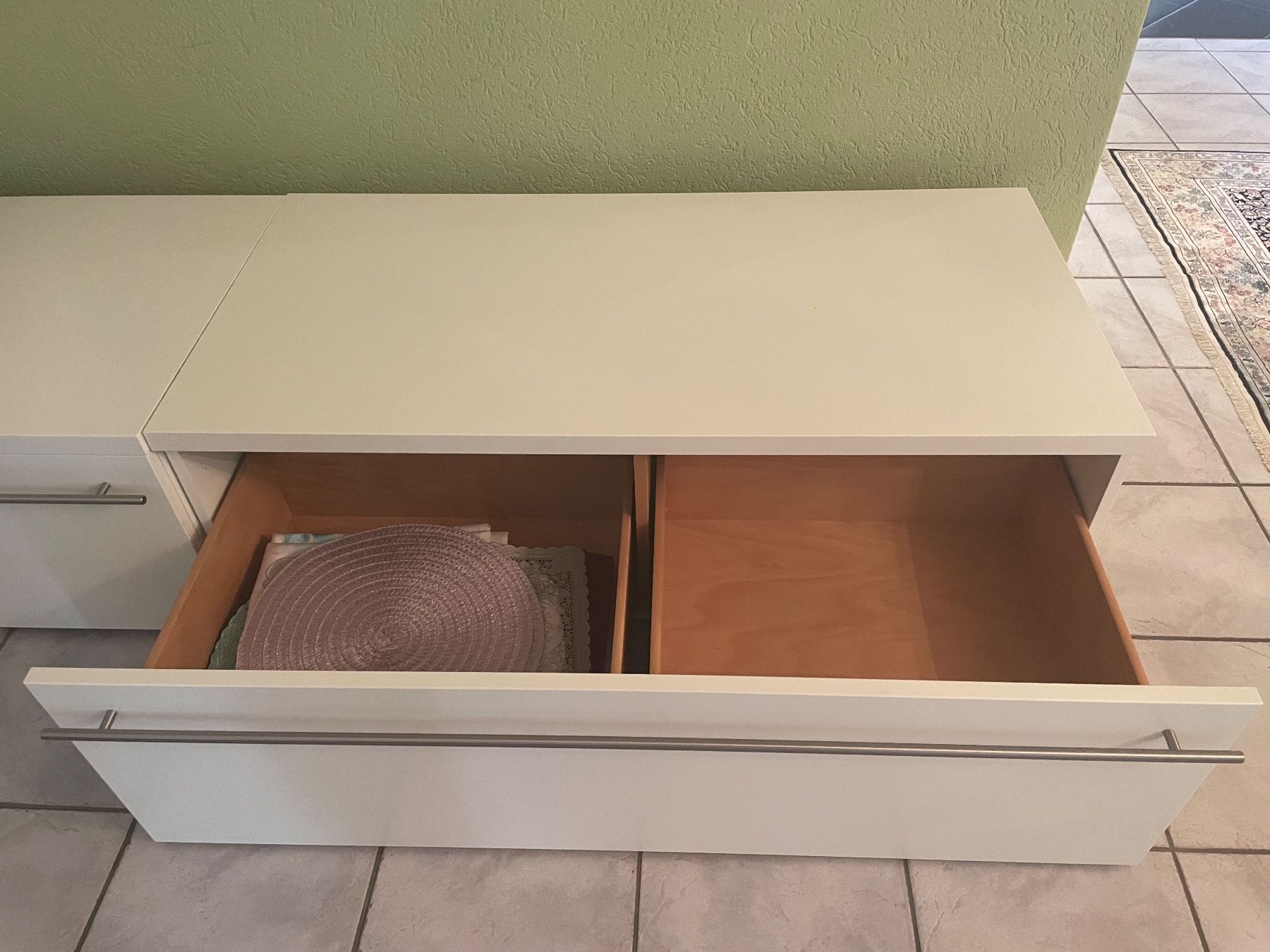Ikea TV Möbel: 2 Lowboards / TV Möbel weiss – Gebraucht aus Rupperswil von Abcsale 2