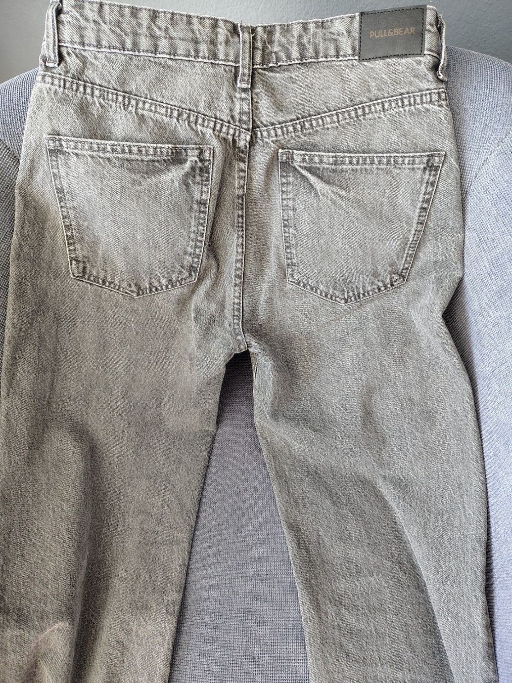 Pull&Bear Jeans: Graue Jeans Gr. 38 Pull&Bear" mit Fransen-Saum Neuwertig – Nuovo (secondo la descrizione) da Stäfa venduto da krp54 1