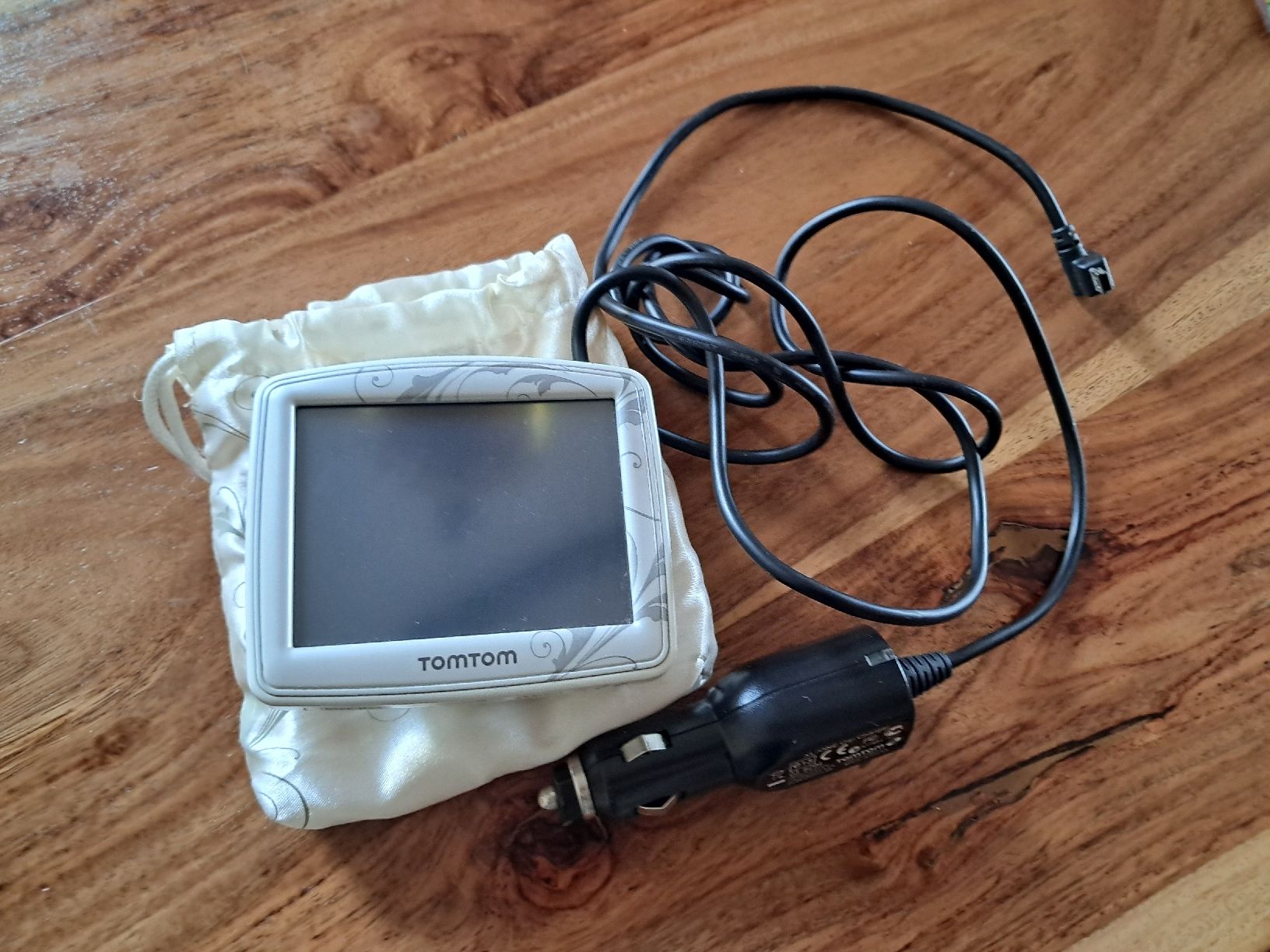 Tomtom Navigatori: TomTom Navigationsgerät White pearl – Usato da Mühleberg venduto da dalatz 2