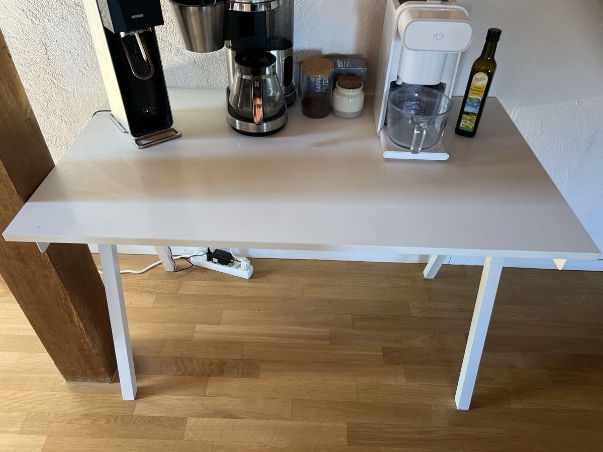 Bureaux: Ikea trotten desk/table – D'occasion à Schaffhausen par ari_7r7g