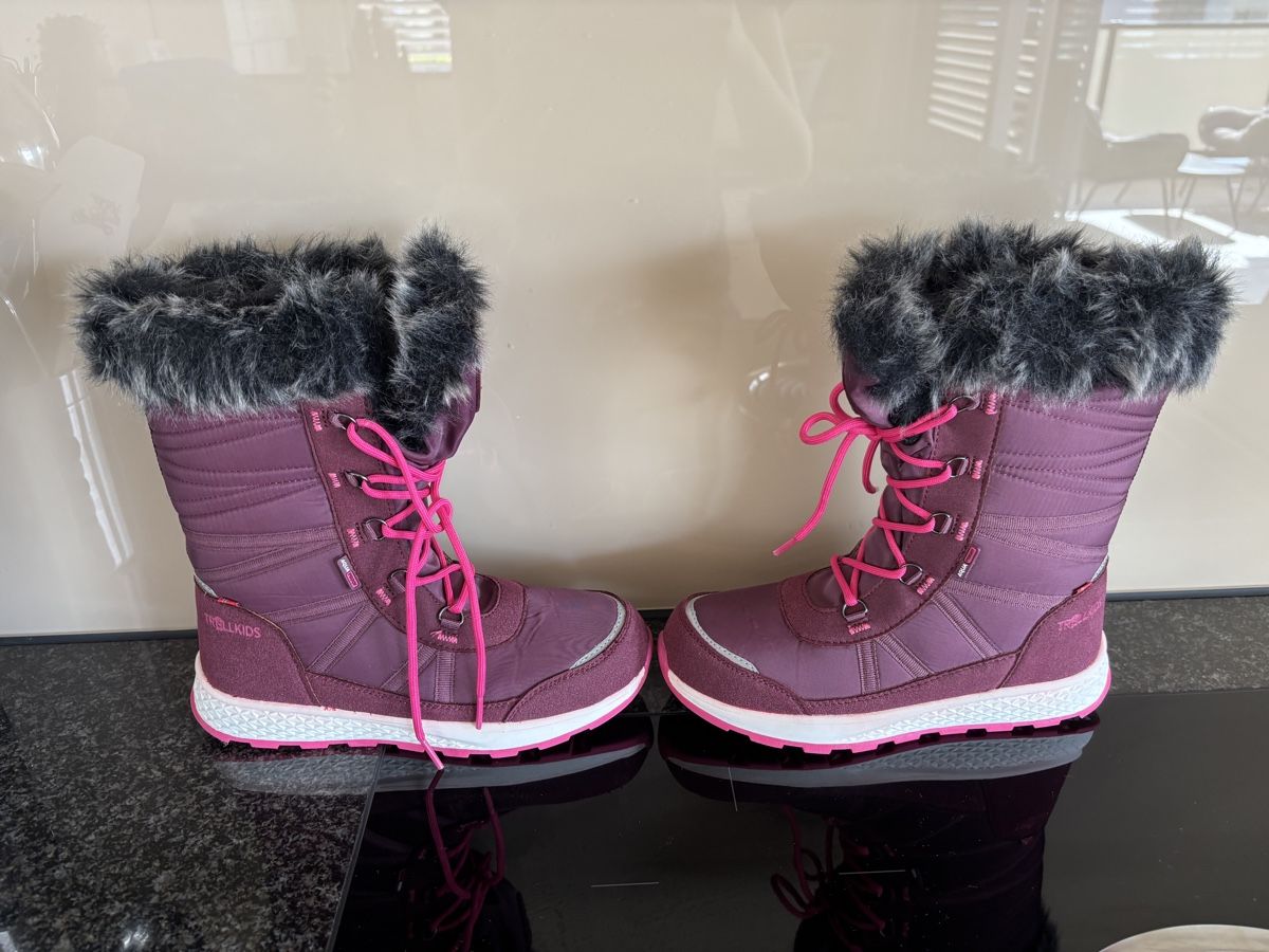Scarpe per ragazze: Trollkids Kinder Winterstiefel Grösse 37 – Usato da Grosswangen venduto da Sunnyday35 1