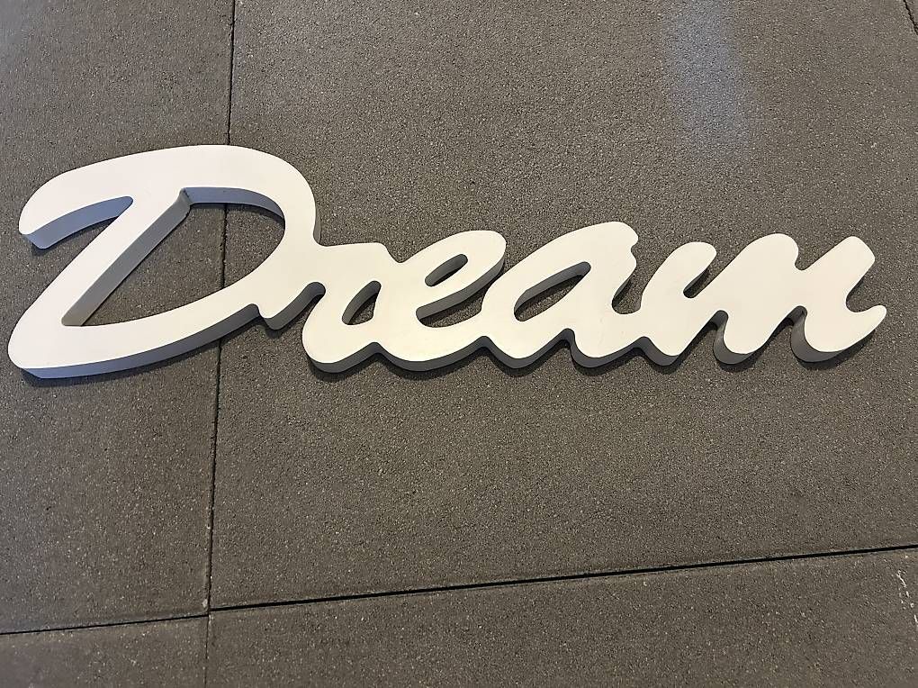 Alle Dekorationen: Dekoschriftzug "Dream" – Gebraucht aus Schänis von Saesse