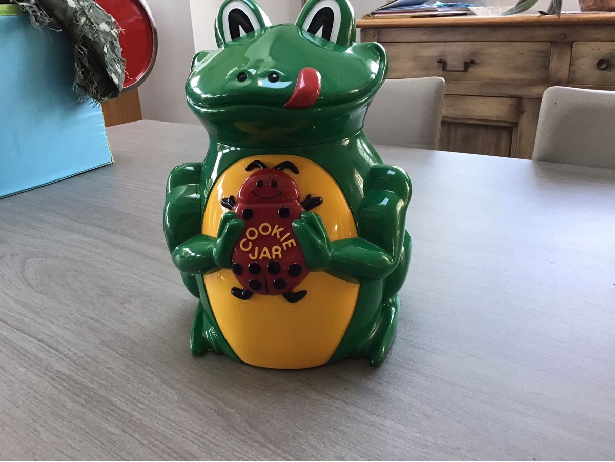 Contenitori & Simili: Boîte à Cookies Frog vintage – Usato da Plan-les-Ouates venduto da Cassero