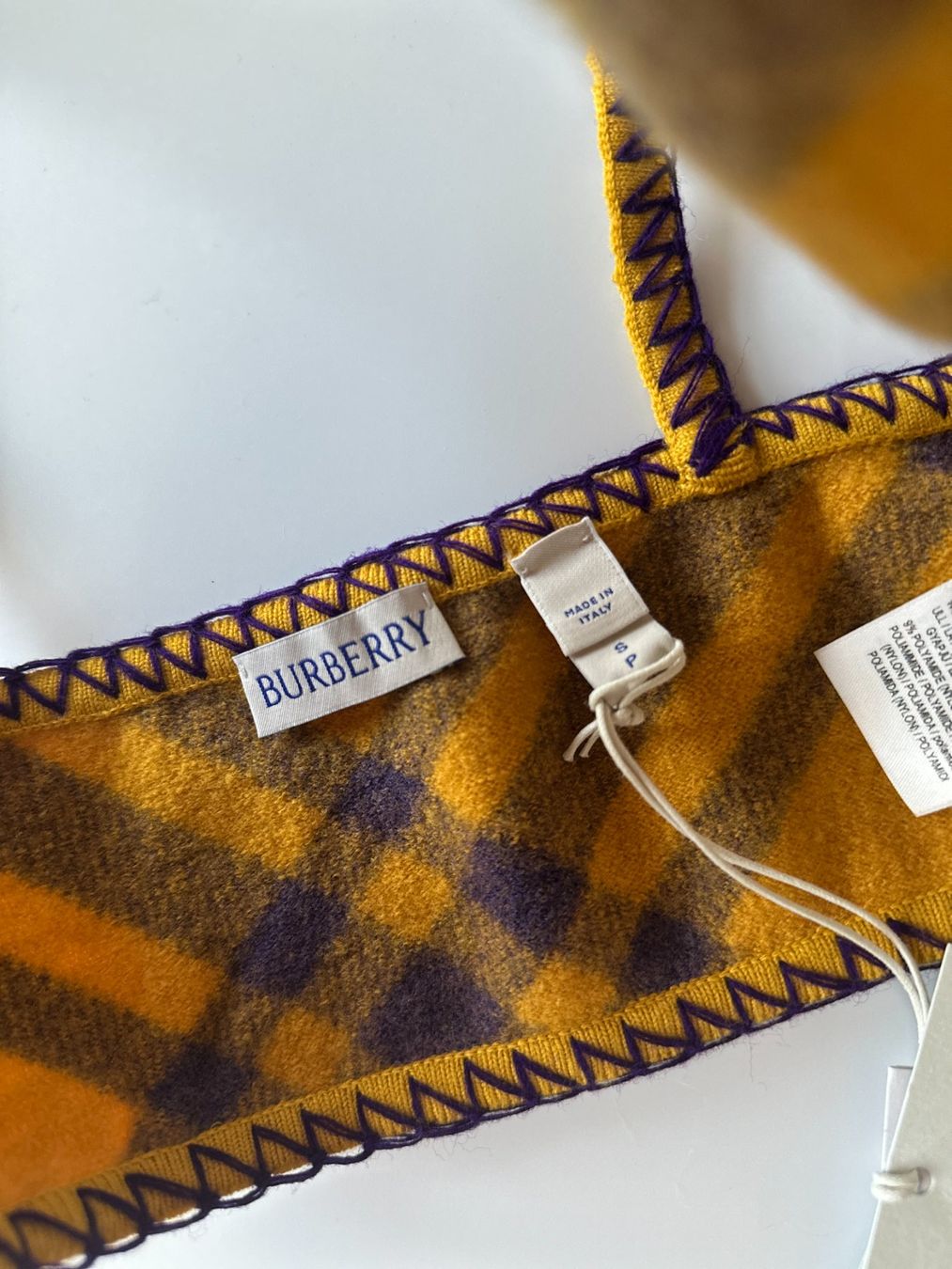 Burberry Tops: Wool top Burberry – Neu (gemäss Beschreibung) aus Lugano von juledo 2