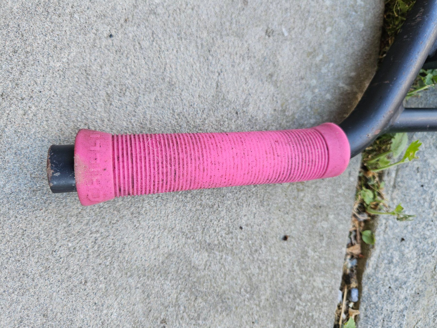 Chilli Kickboard: Chilli Trotti klein, pink-schwarz – D'occasion à Rifferswil par fle_5nqr 3