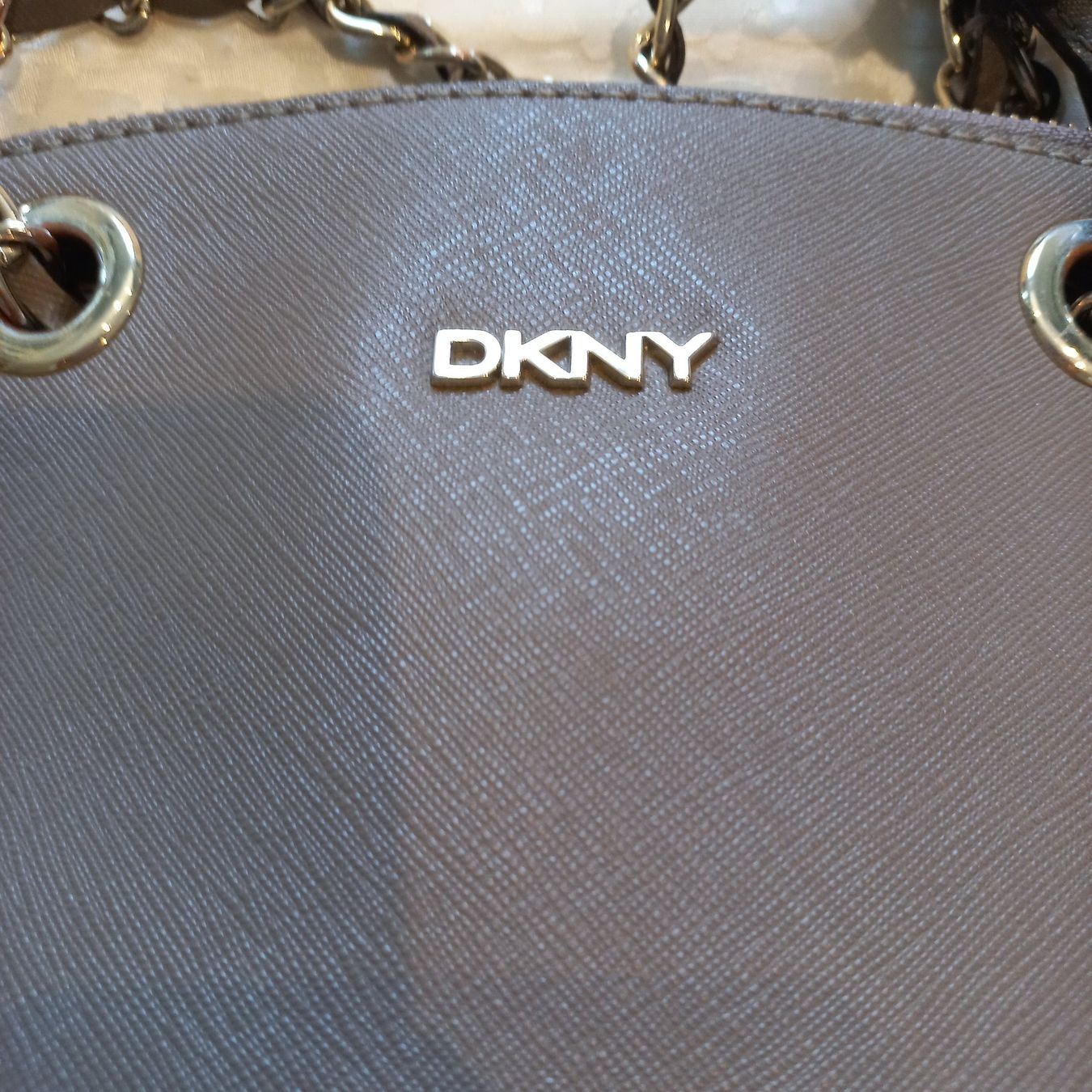 DKNY Sacs femmes: Sac à main DKNY – D'occasion à Dompierre FR par fat_xth5 5