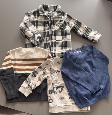 3 Kinderpullover und 1 Hemdjacke, Grösse 92