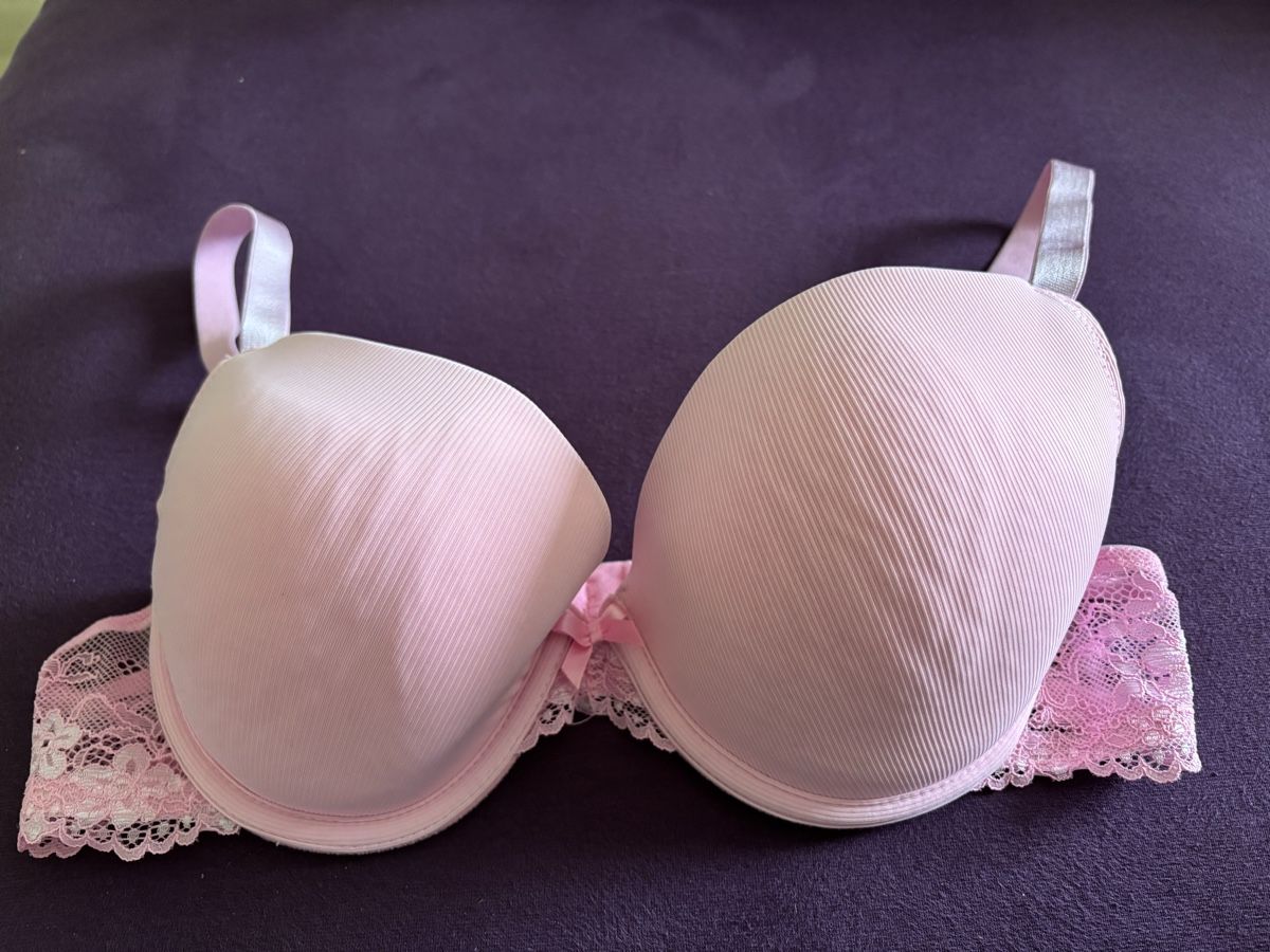 Sonstige Unterwäsche: Rosa BH mit Spitze, Grösse 75D - neuwertig! – Gebraucht aus Wald AR von bertli00