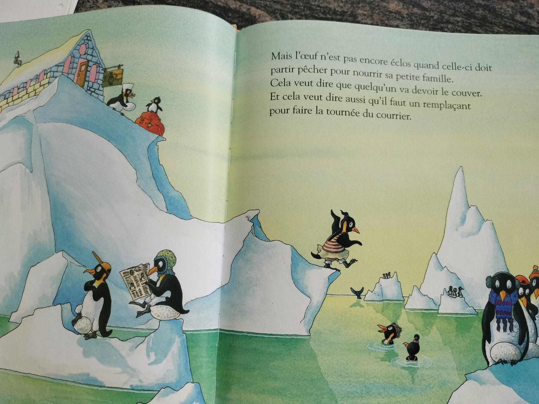 Libri: Un bébé au courrier Éditions Mondo – Usato da Cortaillod venduto da rozinna 2