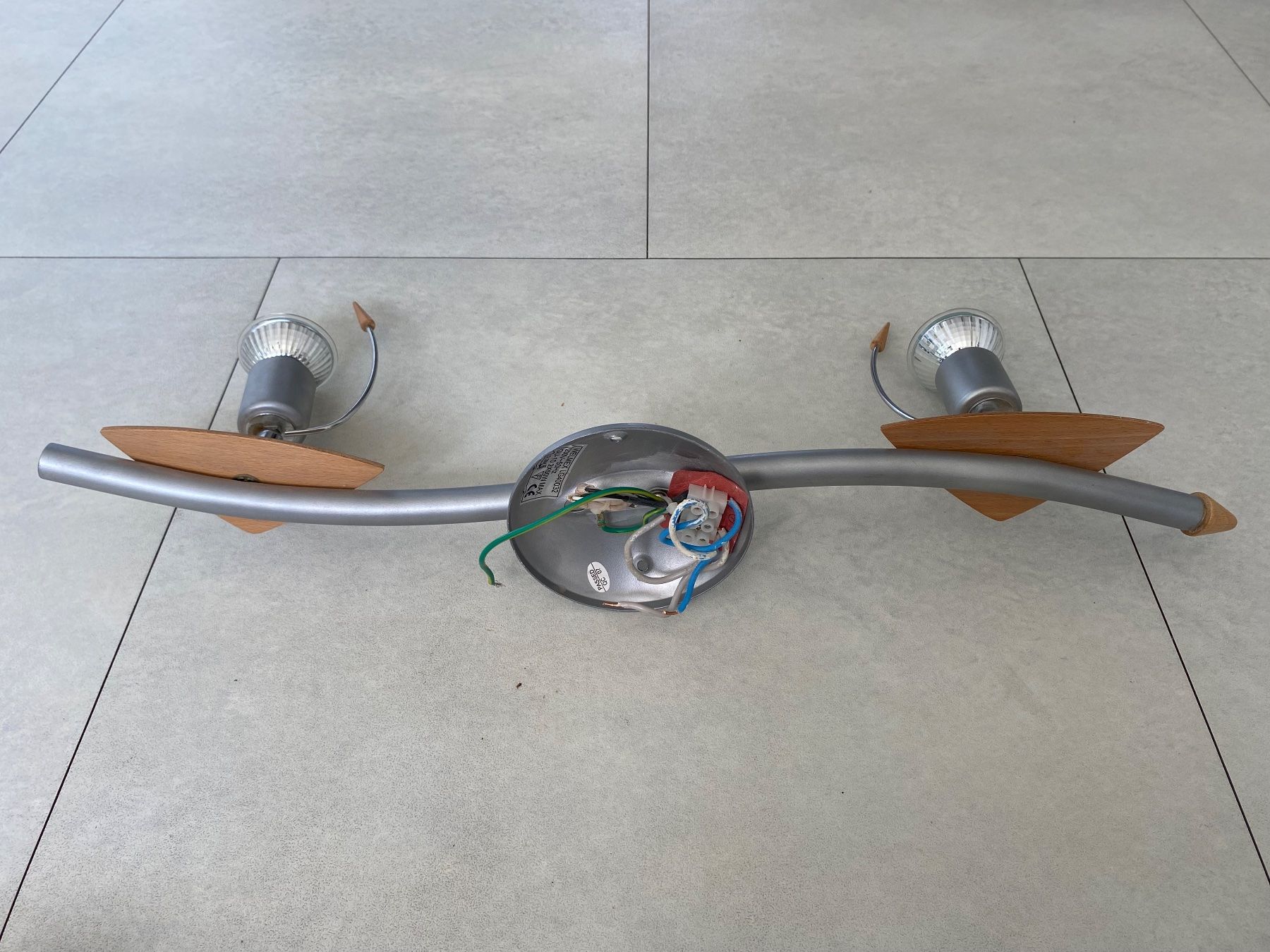 Lampadari & plafoniere: Lampe inkl 2 Halogenbirnen - Gebraucht jedoch funktioniert e – Usato da Spreitenbach venduto da Brockiland-Flohmarkt 2