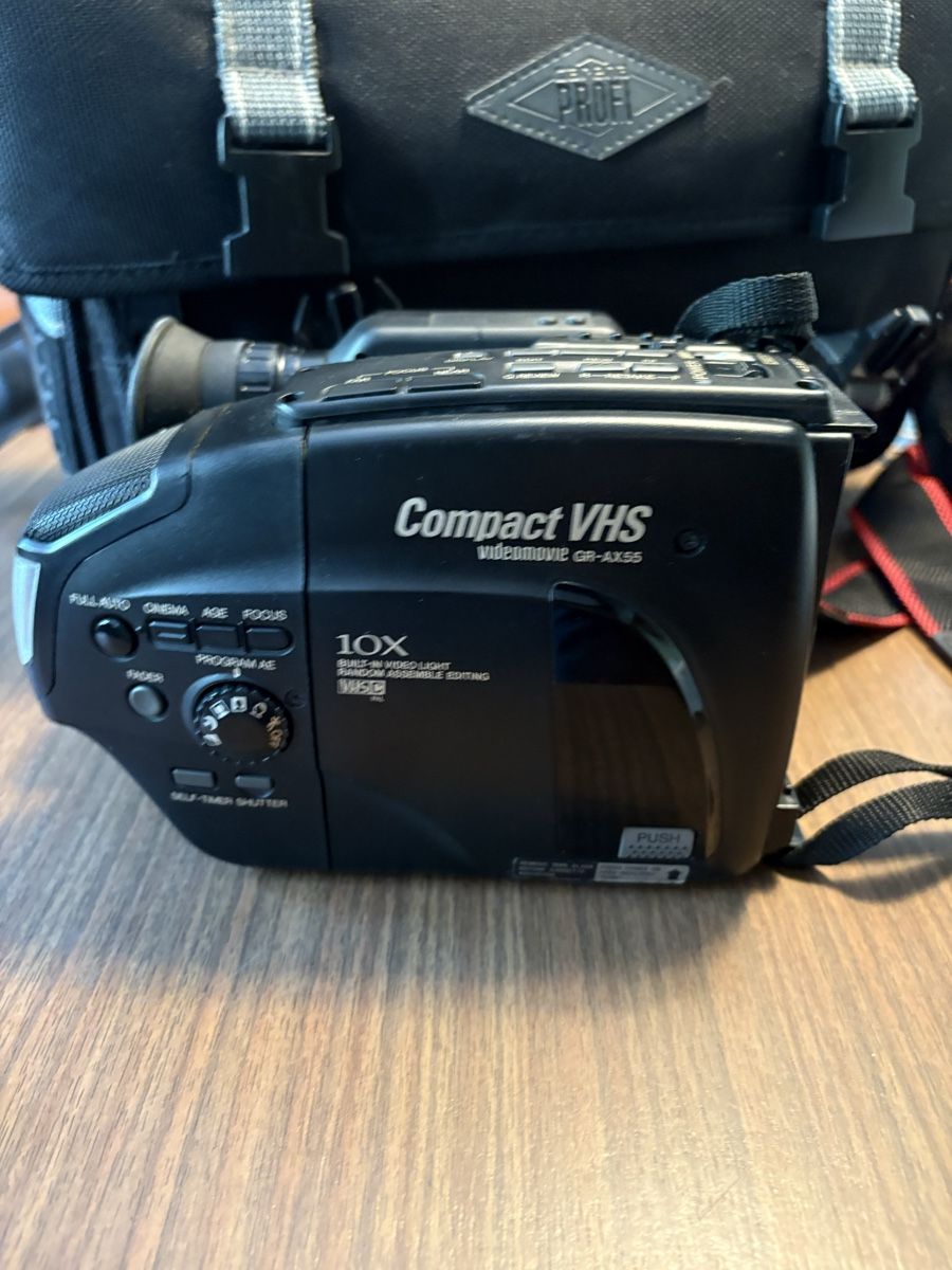 JVC Videocamere: JVC Compact VHS GR-AX55  – Usato da Obermumpf venduto da davetattoo