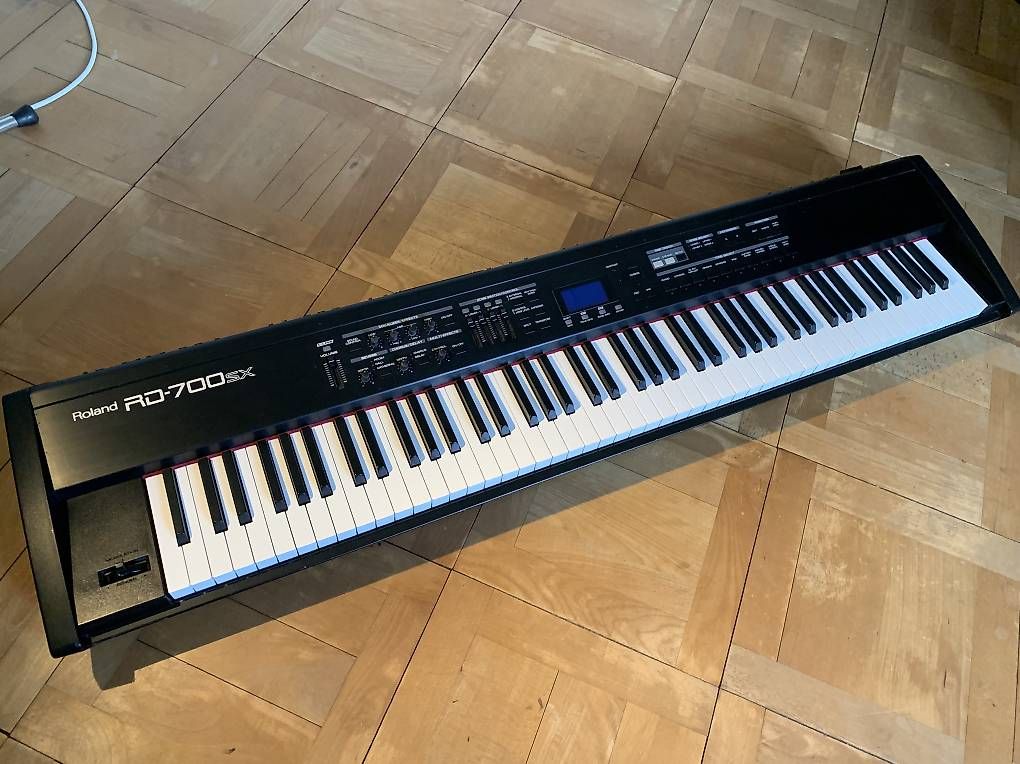 Strumenti musicali: Stage Piano - Roland RD-700sx – Usato da Biel/Bienne venduto da noe_k767