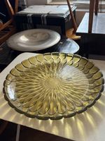 Plat Kartell en plexi vert olive