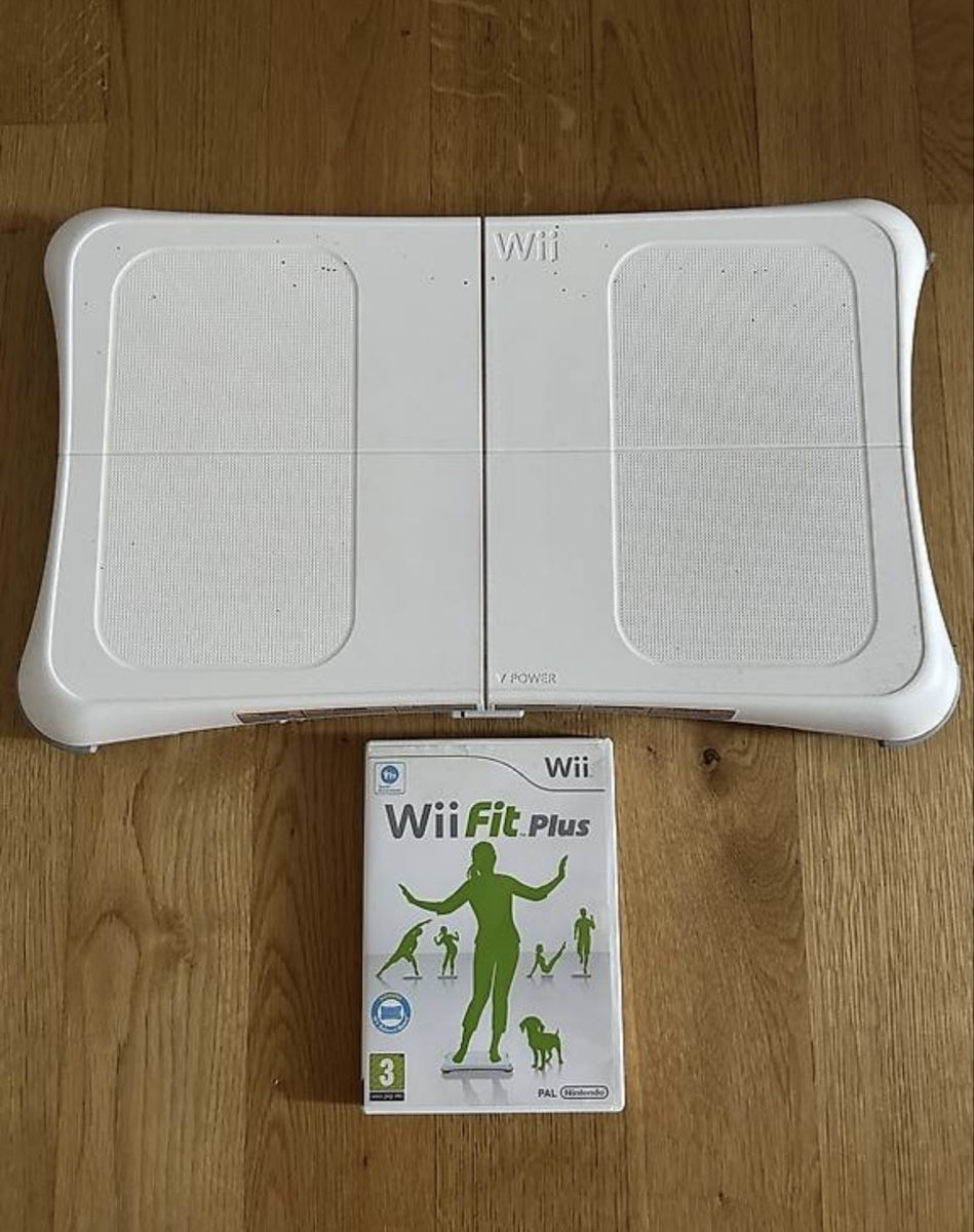 Nintendo Giochi: Wii Balance board + gioco Wii Fit Plus – Usato da Stabio venduto da van_5cry