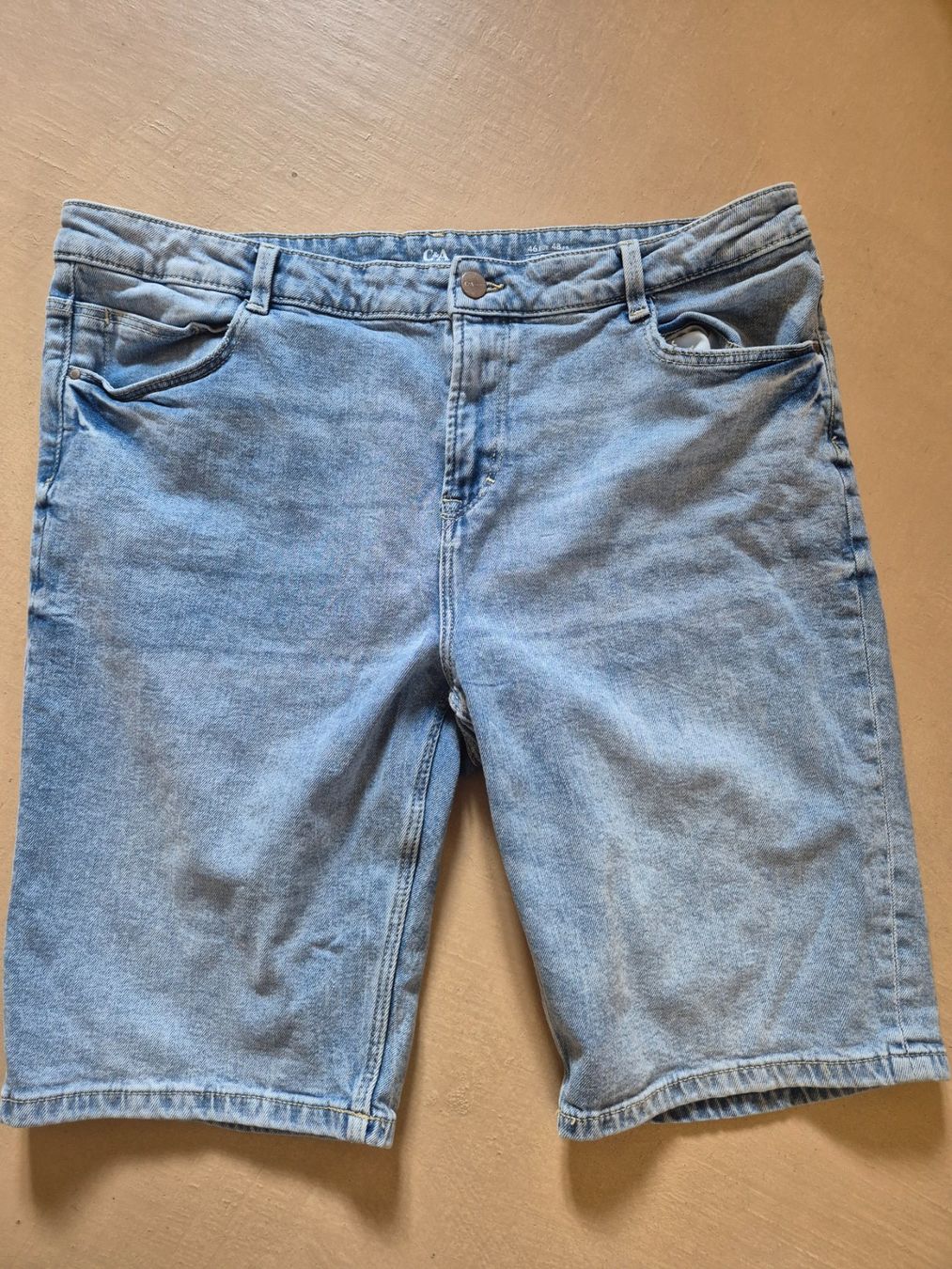 C&A Jeans: Jeansshorts hell Grösse 46 – D'occasion à Dietikon par grafad