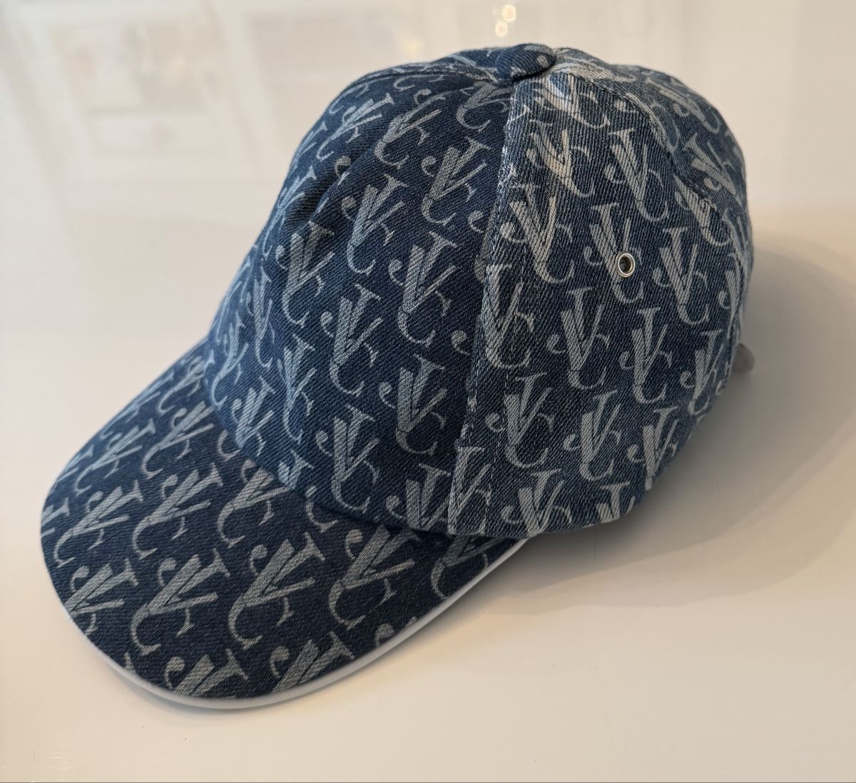 Versace Copricapi, berretti & cappellini: Versace Jeans Couture Denim Cap, Grösse M – Usato da Grabs venduto da blueye57 1