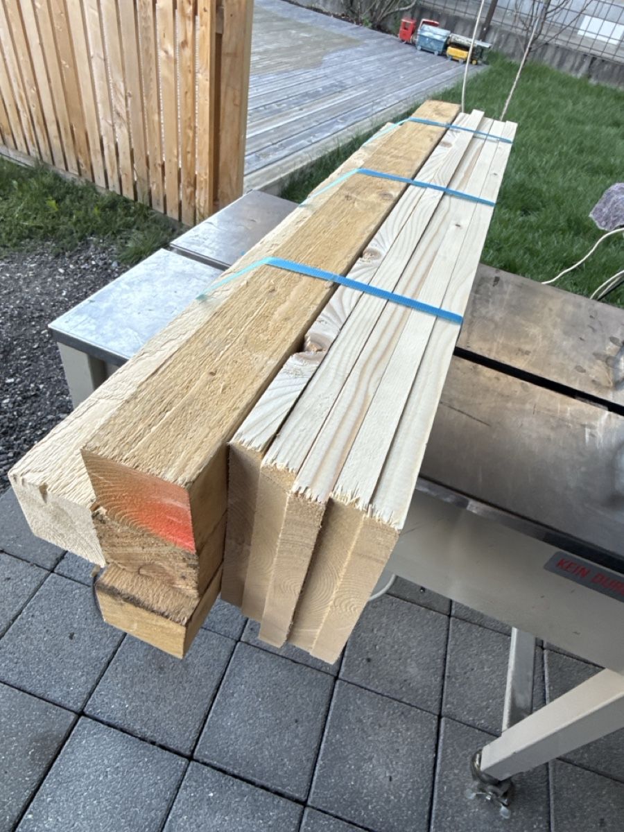 Articles en bois: Brennholz  – D'occasion à Langnau i. E. par Acrjl