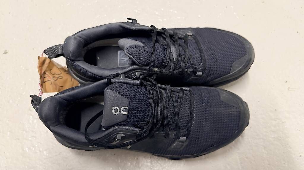On Herrenschuhe: On Schuhe Gr 38 – Gebraucht aus Küsnacht ZH von Dne 3