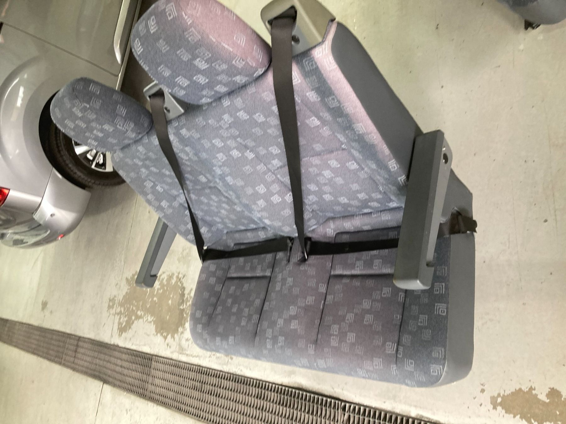 Mercedes-Benz Tutti pezzi di ricambio auto: Mercedes Benz Sprinter 903 Sitzbank 2er – Usato da Cham venduto da WB2223 3