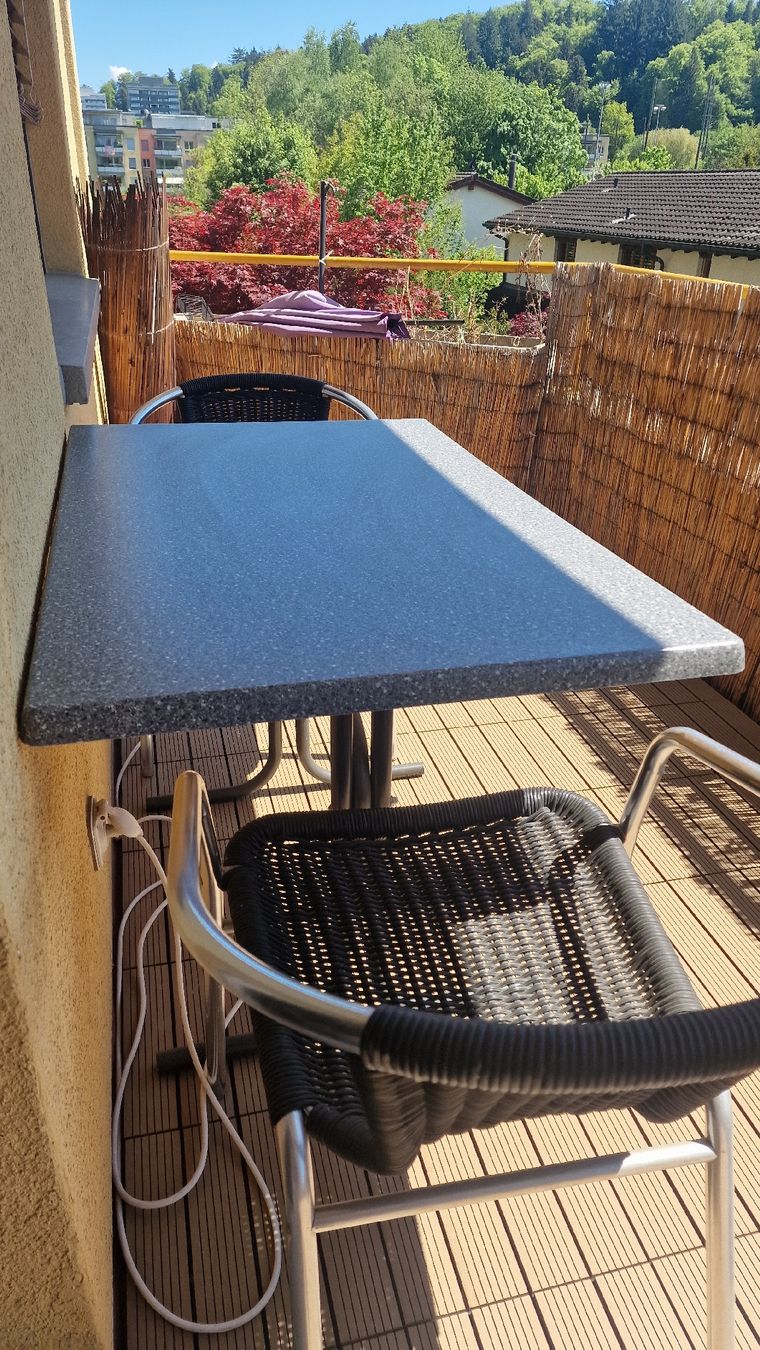 Tavoli: Garten/Balkontisch mit 2 Stühlen – Usato da Luzern venduto da Fam_S