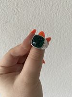 Guess Ring mit grünem Stein, Silber