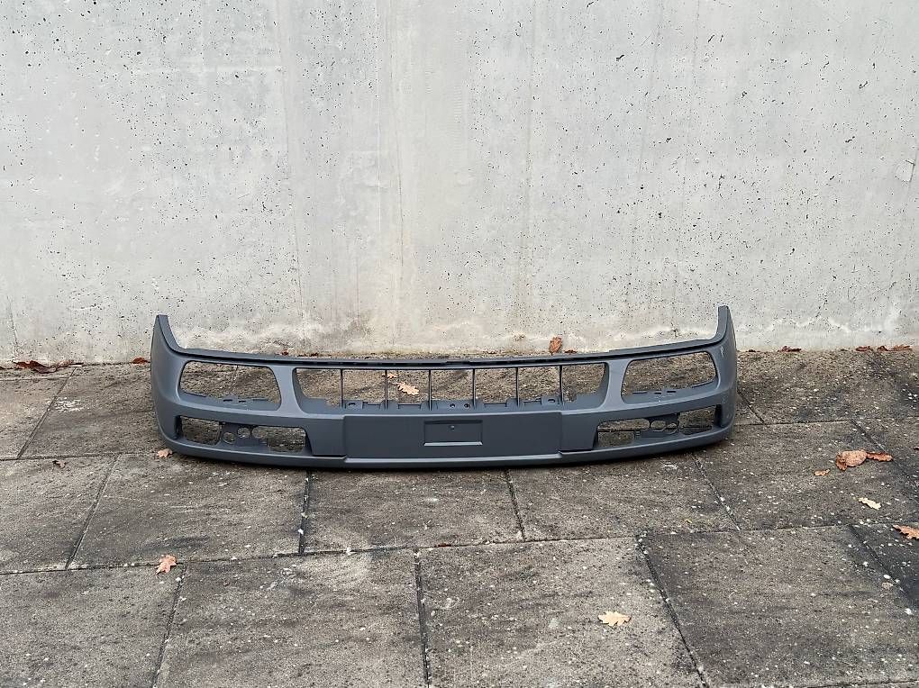 Tutti pezzi di ricambio auto: VW Golf 3 Frontstossstange – Usato da Teufenthal AG venduto da MichaelMeyers