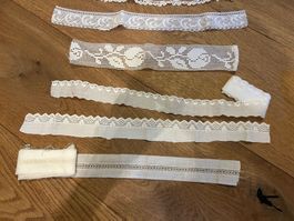Spitzen und Bordüren weiss