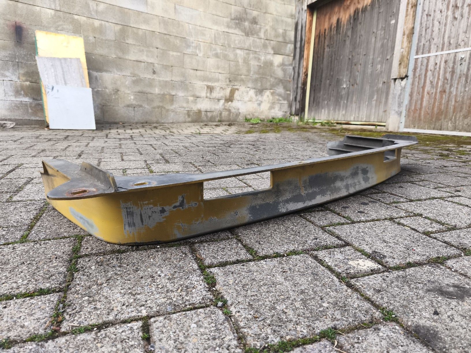 Volvo Alle Autoersatzteile: Volvo 240 260 Frontspoiler rar – Gebraucht aus Ernetschwil von Volvo0815 1