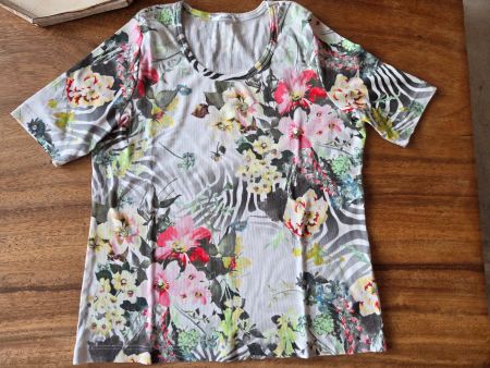 Efixelle Shirt Gr. 46 Sommerliches Blumenmuster, Top Zustand