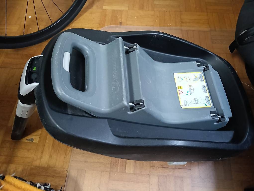 Seggiolini per auto: Siège bébé (Cosi) – Usato da Neuchâtel venduto da karibo630 4