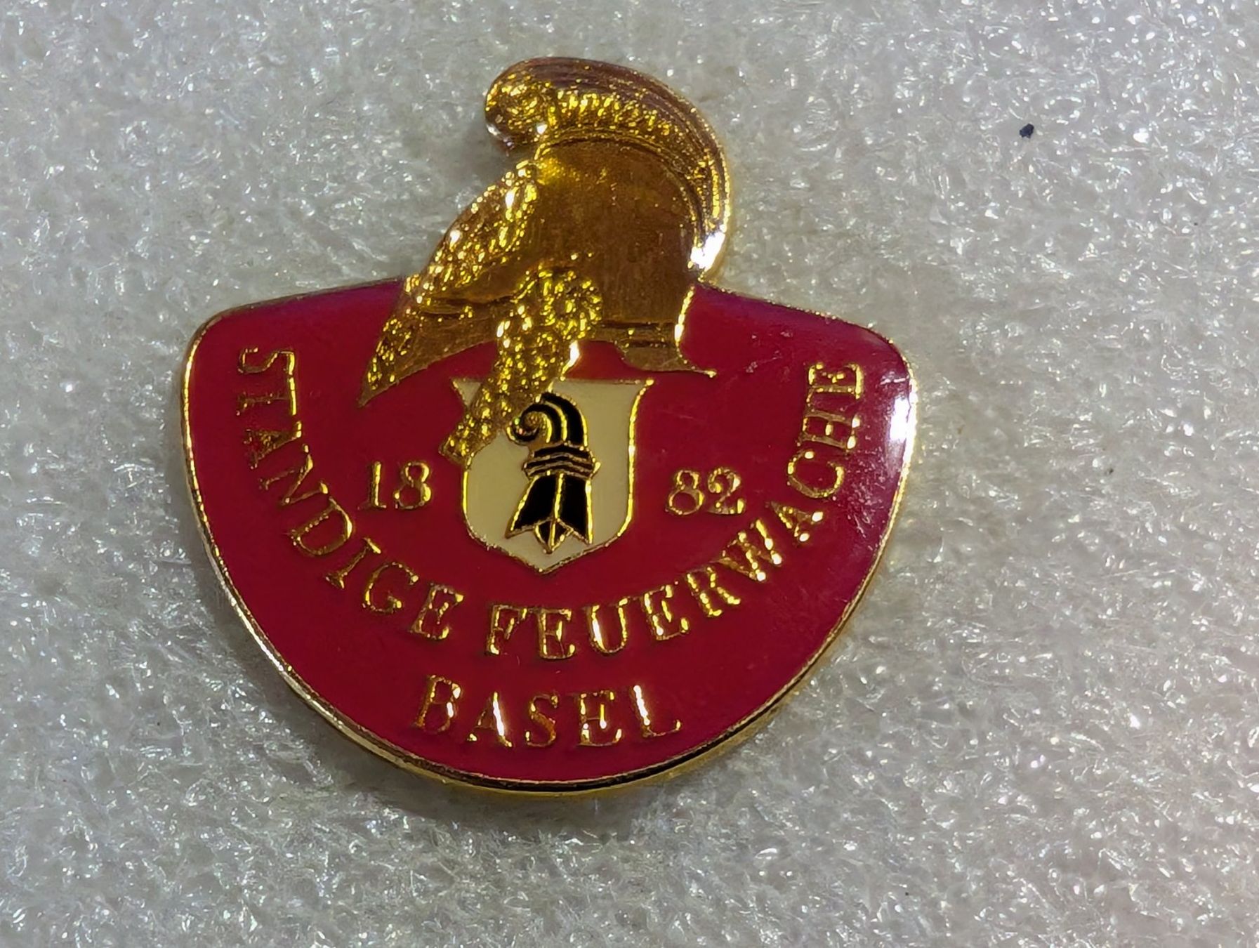 Placchette & Badge: Ansteckpin 132: Feuerwache Basel – Usato da Oppligen venduto da Pin-Fall-Shop