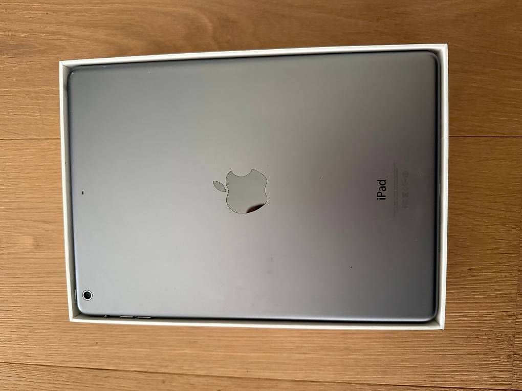 Apple Tablet PC: Apple iPad Wi-Fi 128GB - model A14474 – Usato da Belp venduto da SCF_87 1