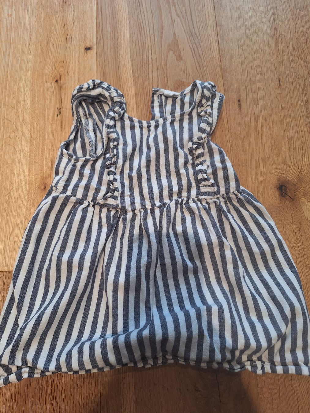 Lotti & Set di vestiti: 2 süsse Sommerkleider, Grösse 80/86 – Usato da Wangen an der Aare venduto da jan_2zxv 1