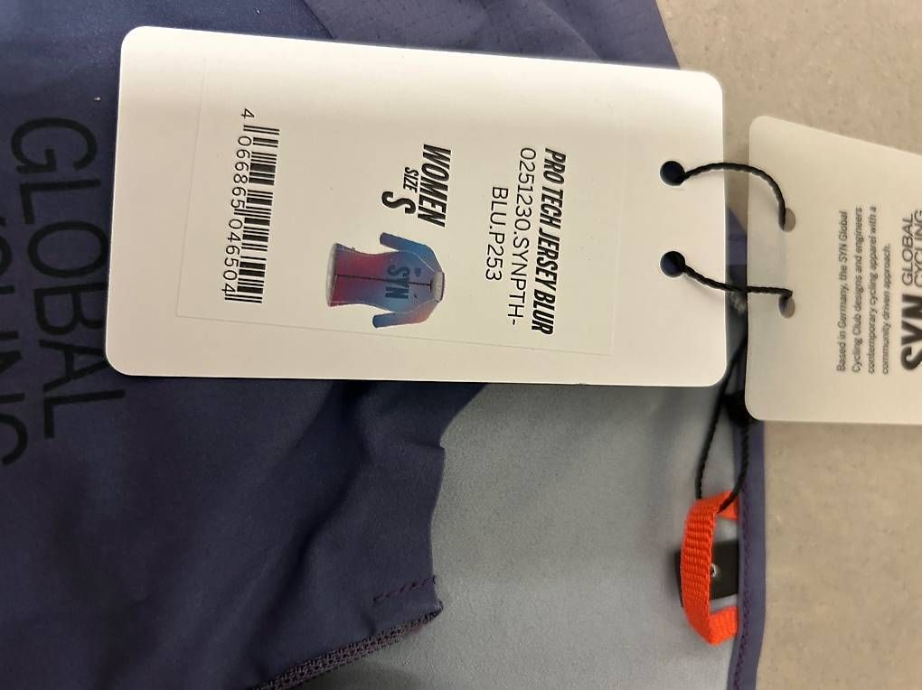 Maillots de corps & Pantalons: Damen Trikot Grösse S SYN NEU – D'occasion à Zürich par Nia_S 2