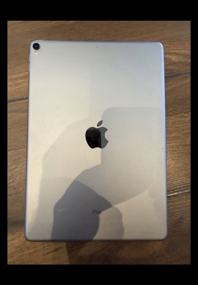 Apple Tablet PC: iPad Pro 10.5 Zoll Wi-Fi Spacegrey – Usato da Zürich venduto da rom_mm69 1